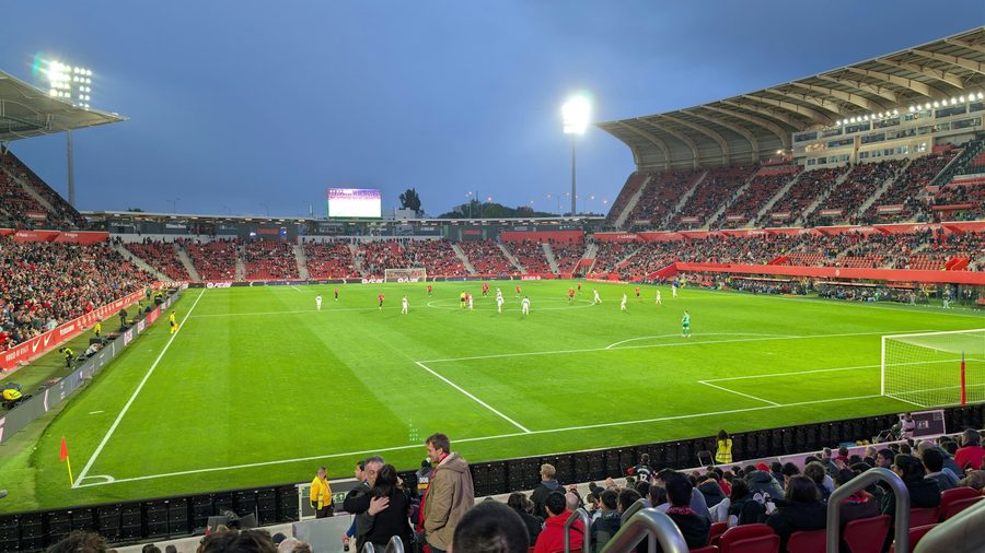 米乐娱乐 APP — 服务可用性（资质公示示意配图）